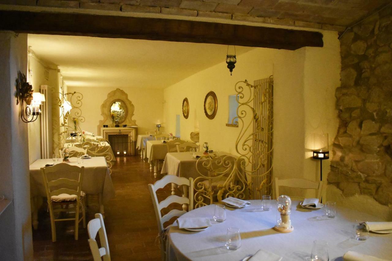 Castello Di Albereto Hotel Trarivi Exterior foto
